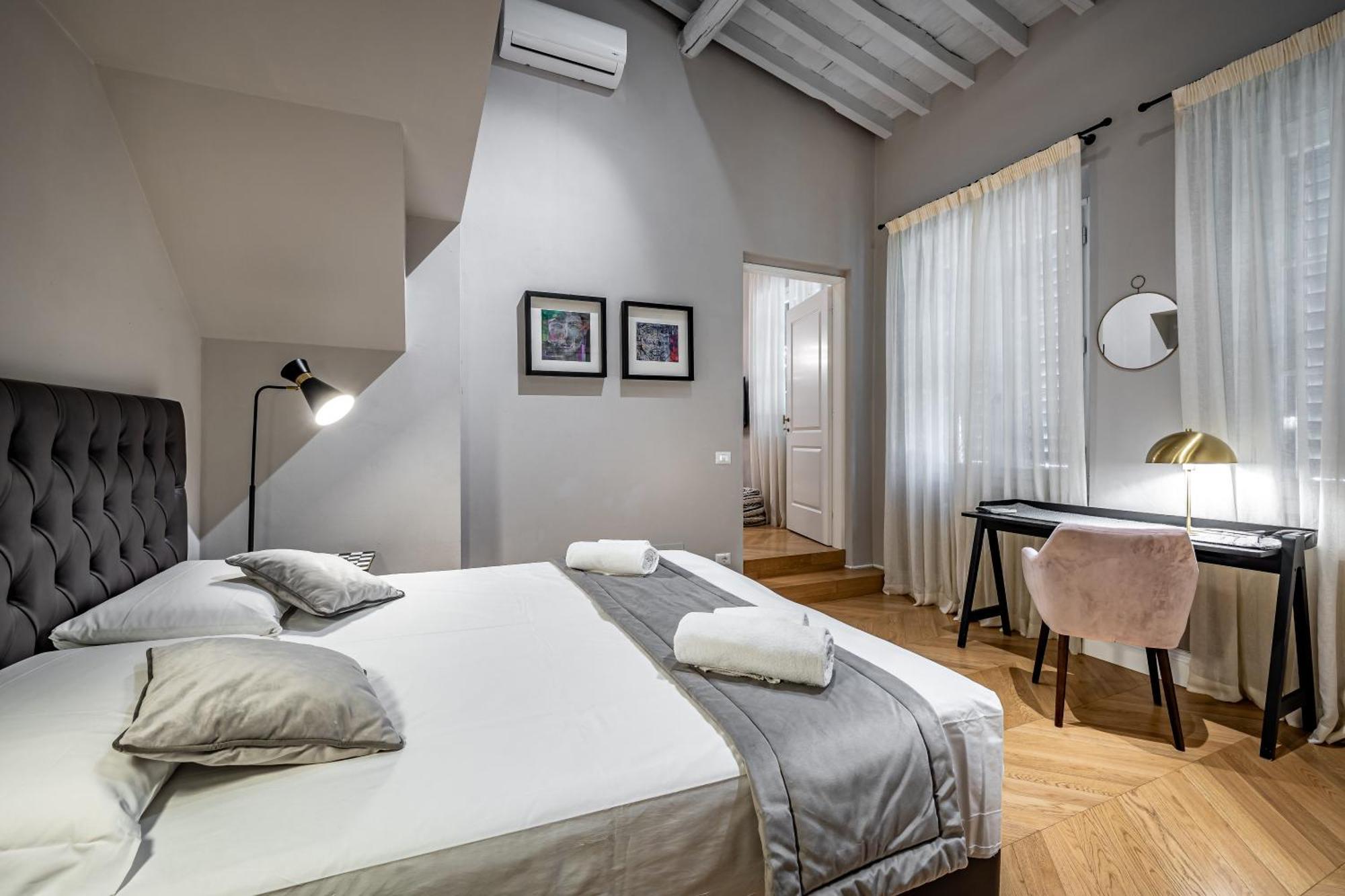 Hs4U Ricasoli Luxury Apartment Near Duomo N.1 Florence Buitenkant foto